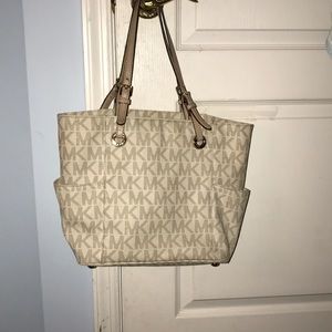 Micheal Kors Purse